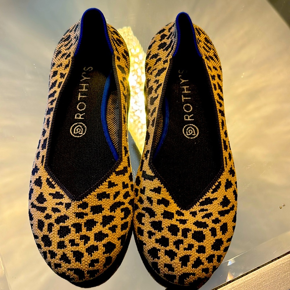 Rothy’s The Flat in Leopard Print. Ballet flat. Retired pattern Minimal wear